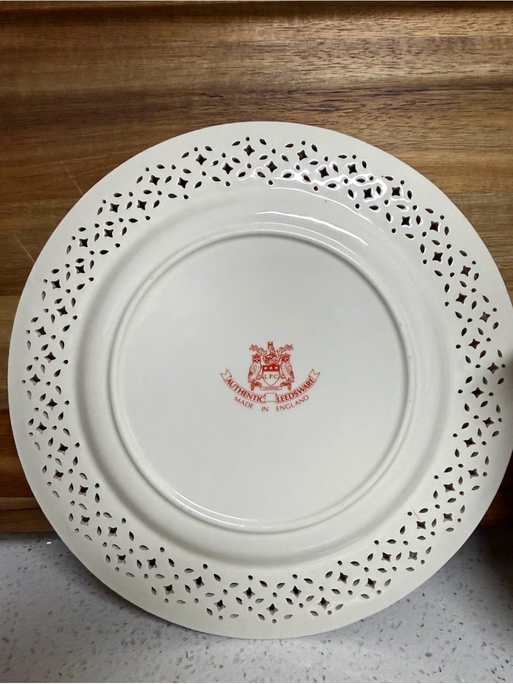 Authentic LEEDSWARE MADE IN ENGLAND White Ceramic Plate